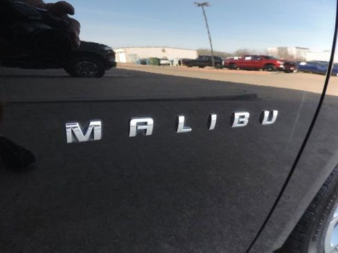 Used 2022 Chevrolet Malibu LT image 16