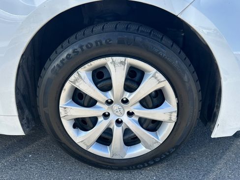 Used 2023 Toyota Corolla LE FWD image 4