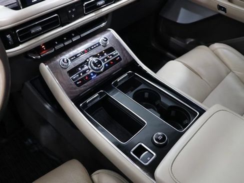 Used 2022 Lincoln Aviator Reserve w/ Equipment Group 201A RWD image 32