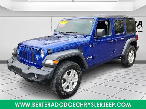 Used 2019 Jeep Wrangler Unlimited Sport S AWD/4WD image 3