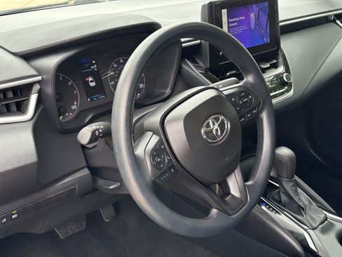 Used 2025 Toyota Corolla LE image 9