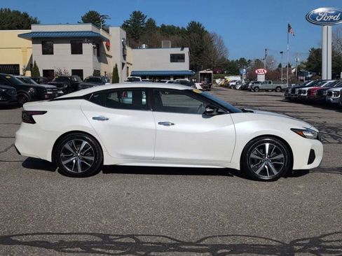 Used 2020 Nissan Maxima 3.5 SV w/ Floor Mat Group FWD image 2