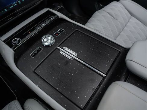New 2026 Lincoln Navigator L Black Label AWD/4WD image 27