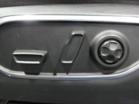Used 2023 Jeep Wagoneer L Series III w/ Premium Group I AWD/4WD image 24