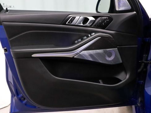 Used 2025 BMW X7 M60i image 12