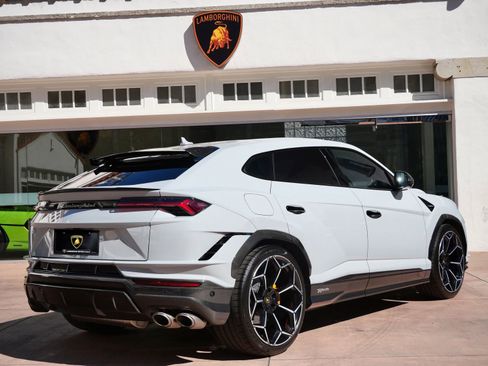 Used 2024 Lamborghini Urus Performante image 3