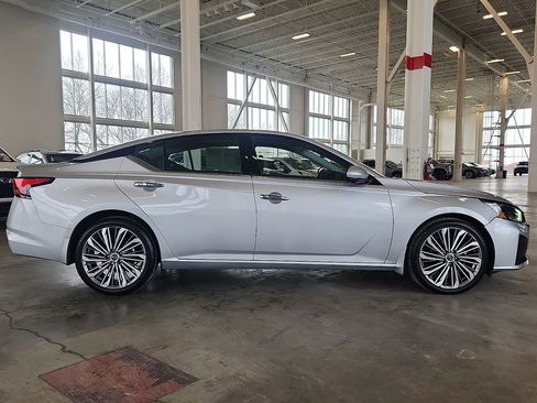 Used 2023 Nissan Altima 2.5 SL AWD/4WD image 9