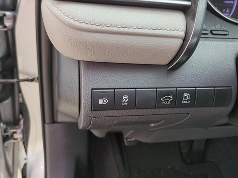 Certified 2019 Toyota Camry SE FWD image 9