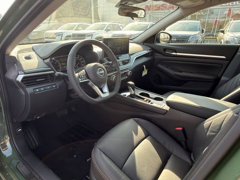 New 2026 Nissan Altima 2.5 SR image 12