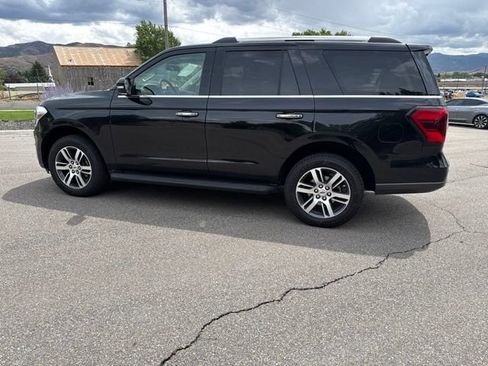 Used 2024 Ford Expedition Limited AWD/4WD image 4
