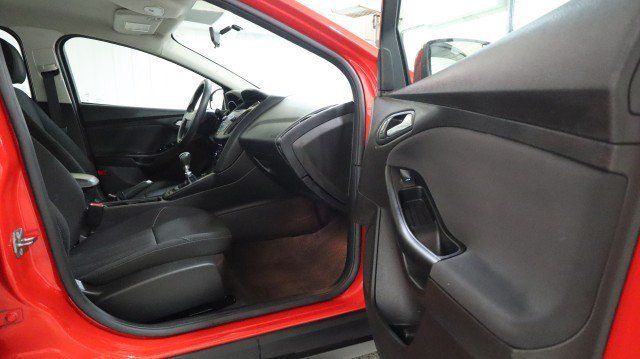 Used 2017 Ford Focus SE FWD image 10