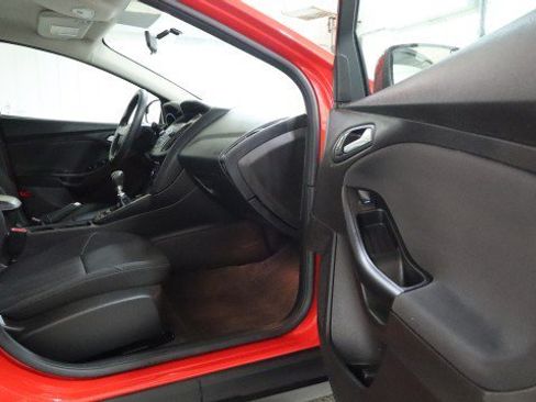 Used 2017 Ford Focus SE FWD image 10