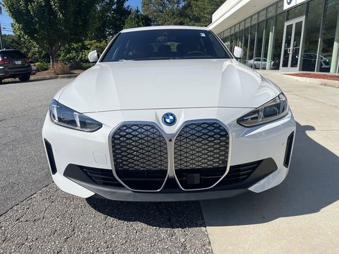 Used 2025 BMW i4 eDrive40 w/ Premium Package image 10