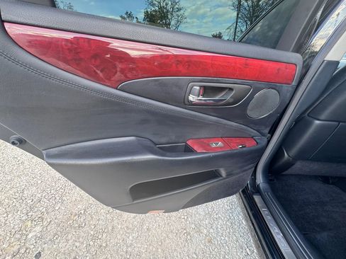 Used 2012 Lexus LS 460 AWD w/ Comfort Pkg image 22