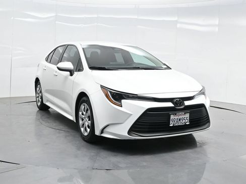 Used 2025 Toyota Corolla LE FWD image 69