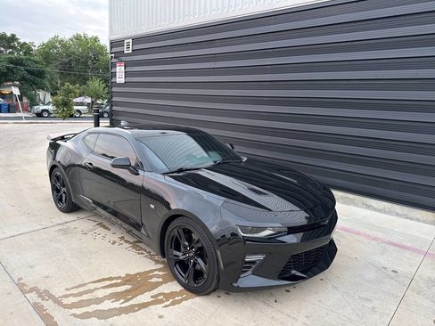 Used 2018 Chevrolet Camaro SS image 19