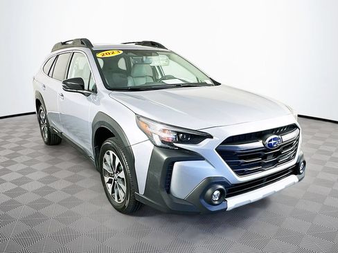 Used 2023 Subaru Outback Limited AWD/4WD image 3