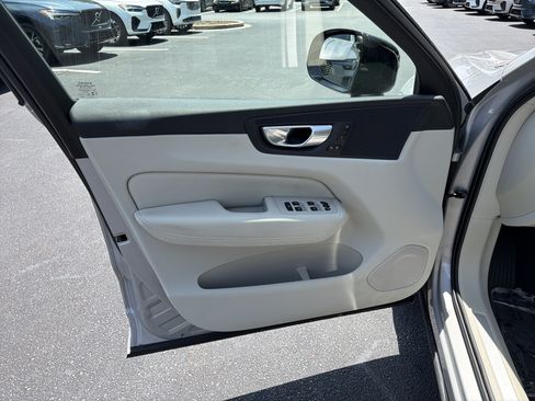 Certified 2024 Volvo XC60 B5 Core w/ Protection Package Premier AWD/4WD image 14