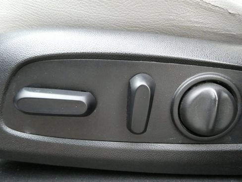 Used 2018 Chevrolet Equinox LT image 21