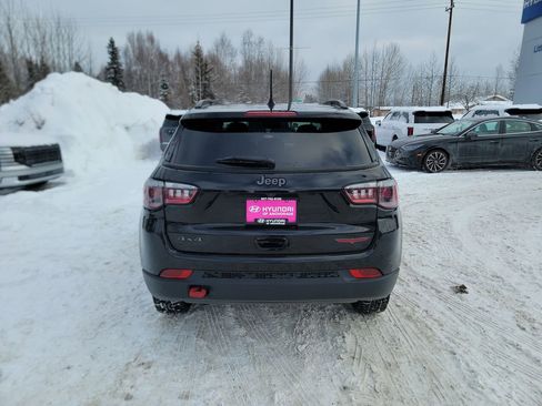 Used 2024 Jeep Compass Trailhawk image 7