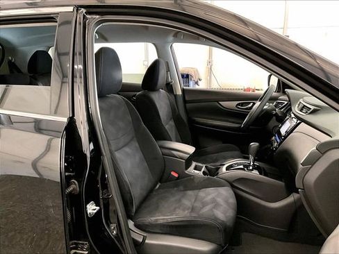 Used 2015 Nissan Rogue SV w/ SV Premium Package AWD/4WD image 7
