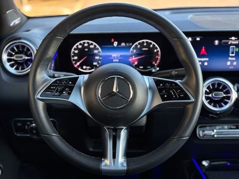 Used 2024 Mercedes-Benz GLB 250 4MATIC image 14