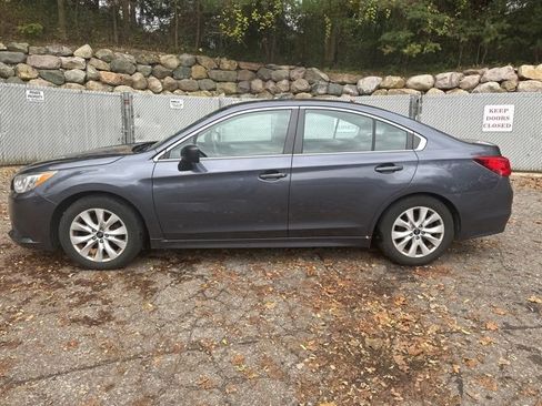 Used 2017 Subaru Legacy 2.5i w/ Alloy Wheel Package image 2