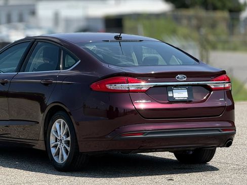 Used 2017 Ford Fusion SE FWD image 16