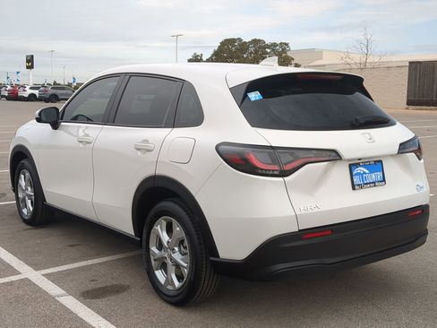 Certified 2025 Honda HR-V LX image 4