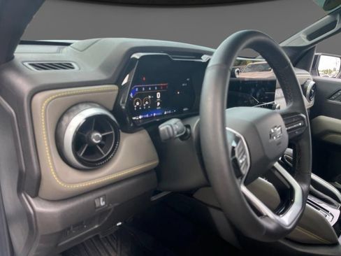 Used 2026 Chevrolet Colorado ZR2 w/ Technology Package AWD/4WD image 9