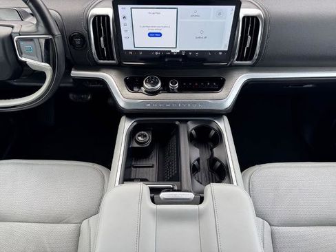 Certified 2025 Ford Expedition Platinum AWD/4WD image 11