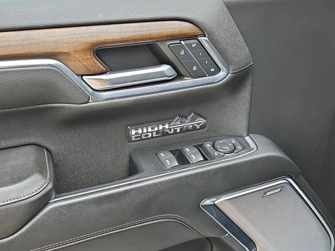 Certified 2024 Chevrolet Silverado 1500 High Country w/ Technology Package image 12