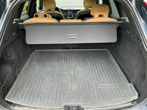 Used 2022 Volvo XC60 B5 Inscription w/ Advanced Package image 25