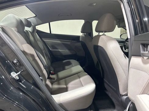 Used 2018 Hyundai Elantra SEL image 18