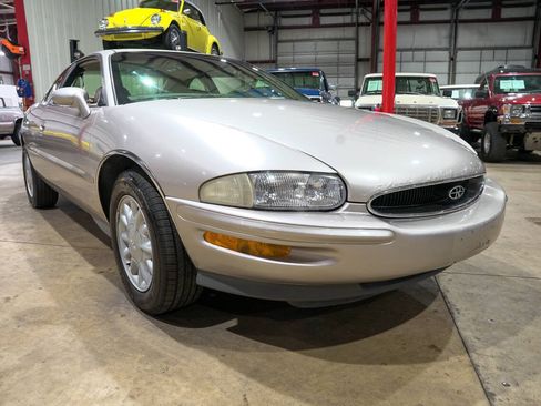 Used 1996 Buick Riviera Supercharged Coupe FWD image 12