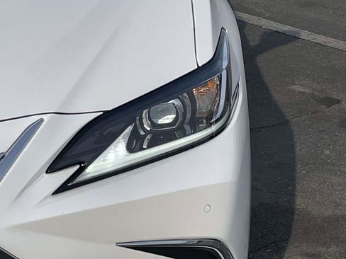 Used 2024 Lexus ES 350 w/ Premium Package image 13