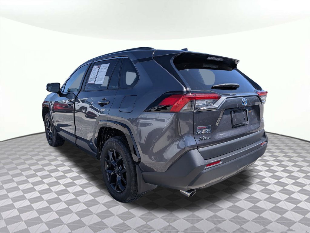 Used 2024 Toyota RAV4 XLE AWD/4WD image 4