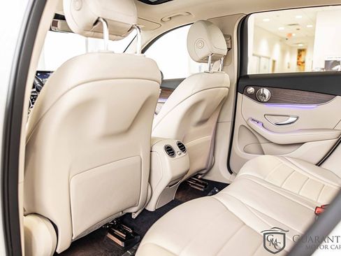 Used 2021 Mercedes-Benz GLC 300 4MATIC w/ Exterior Lighting Package image 34