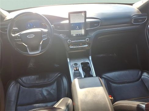 Used 2020 Ford Explorer Platinum w/ Premium Technology Package image 6