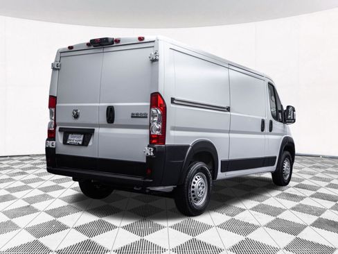 Used 2025 RAM ProMaster 2500 FWD image 12