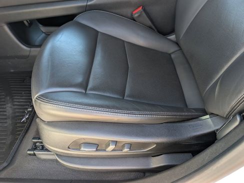 Certified 2022 Cadillac XT5 Sportv w/ LPO, ONYX Package image 13