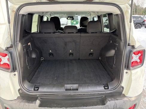 Used 2023 Jeep Renegade Latitude image 33