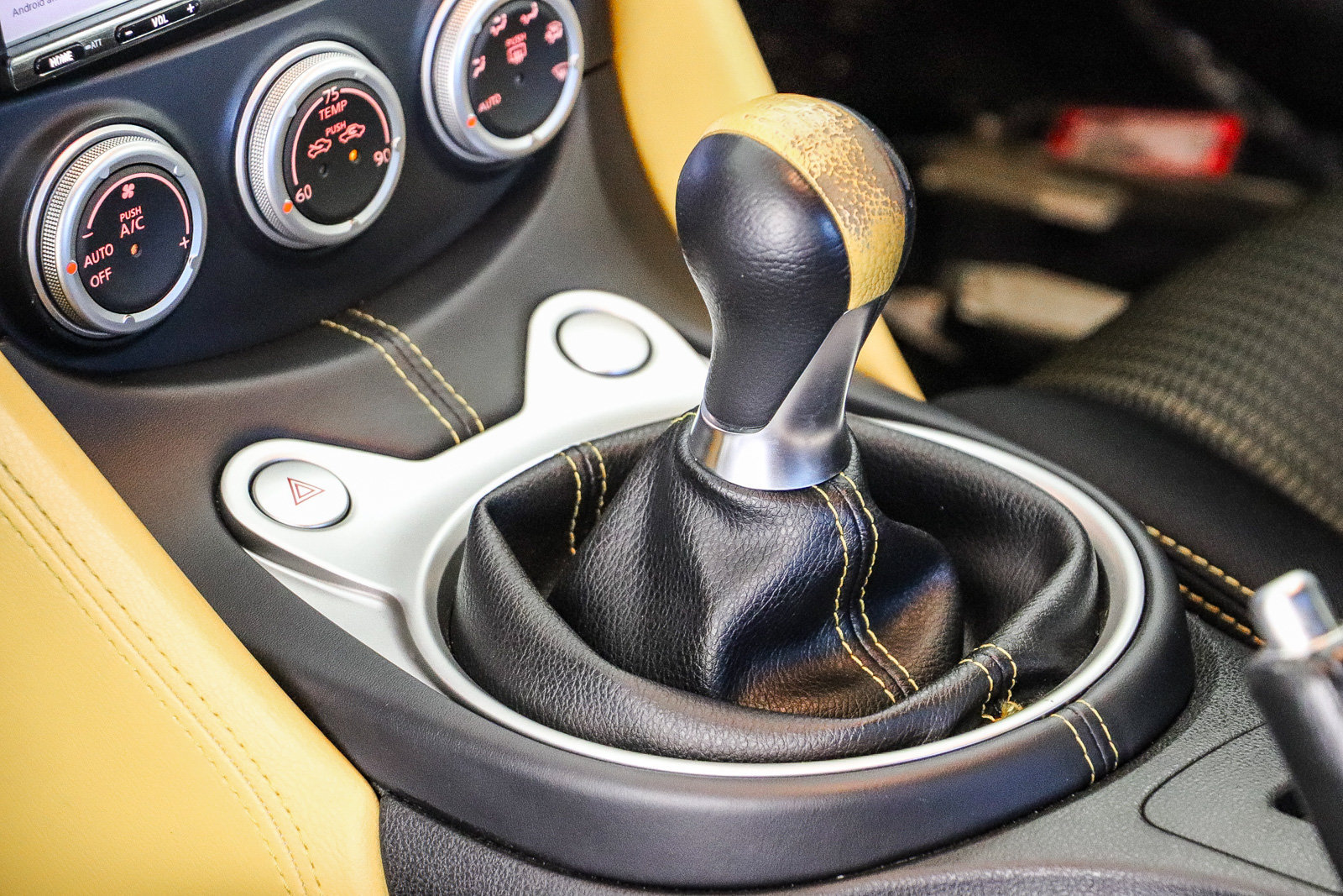 Used 2019 Nissan 370Z Coupe w/ Z34 Heritage Edition - White RWD image 19