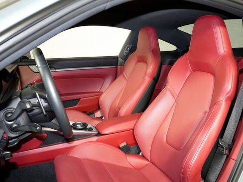 Certified 2022 Porsche 911 Carrera 4 AWD/4WD image 5