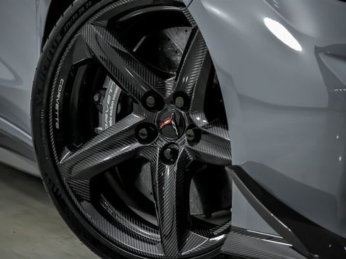 Used 2025 Chevrolet Corvette Z06 w/ Z07 Performance Package RWD image 3