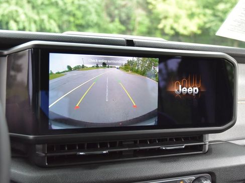 Used 2025 Jeep Wrangler Unlimited Sport AWD/4WD image 22