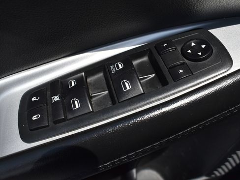 Used 2020 Dodge Journey SE FWD image 11