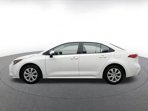 Used 2025 Toyota Corolla LE FWD image 8