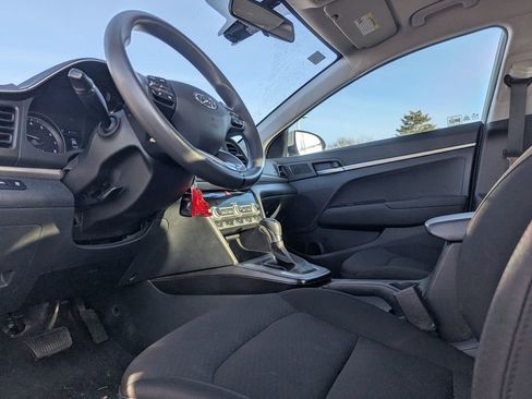 Used 2020 Hyundai Elantra SE w/ Cargo Package (C1) image 24