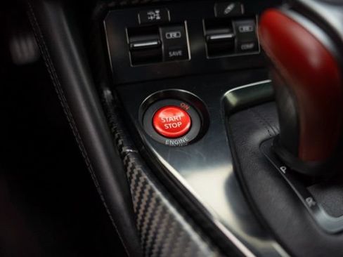 Used 2017 Nissan GT-R Premium w/ Premium Interior Package AWD/4WD image 20
